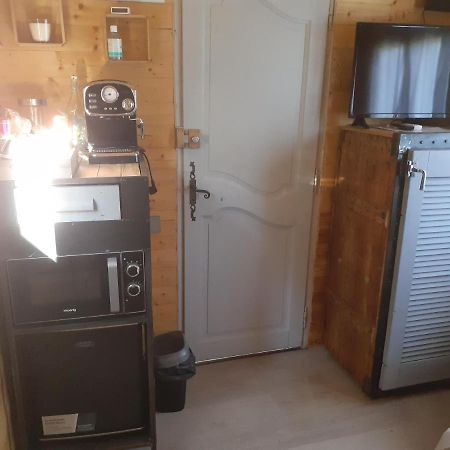 Hotel Roulotte à Nîmes Extérieur photo